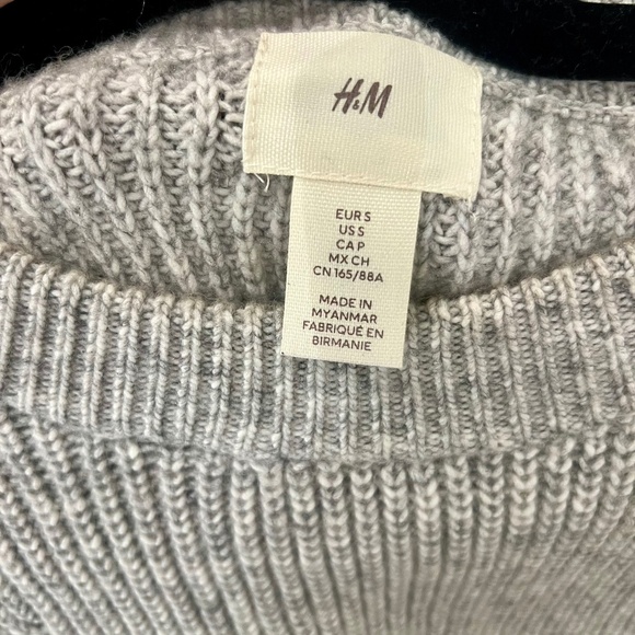 H&M sweater dress - Picture 3 of 3